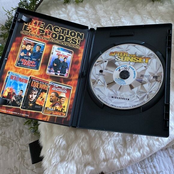 After The Sunset DVD  - Picture 3 of 4